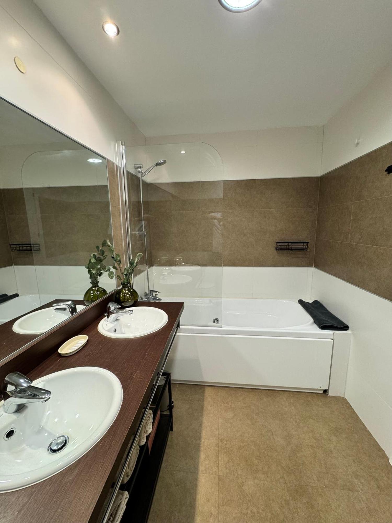 Piso De Lujo Totalmente Equipado A Estrenar Para 6 Estepona Exteriér fotografie
