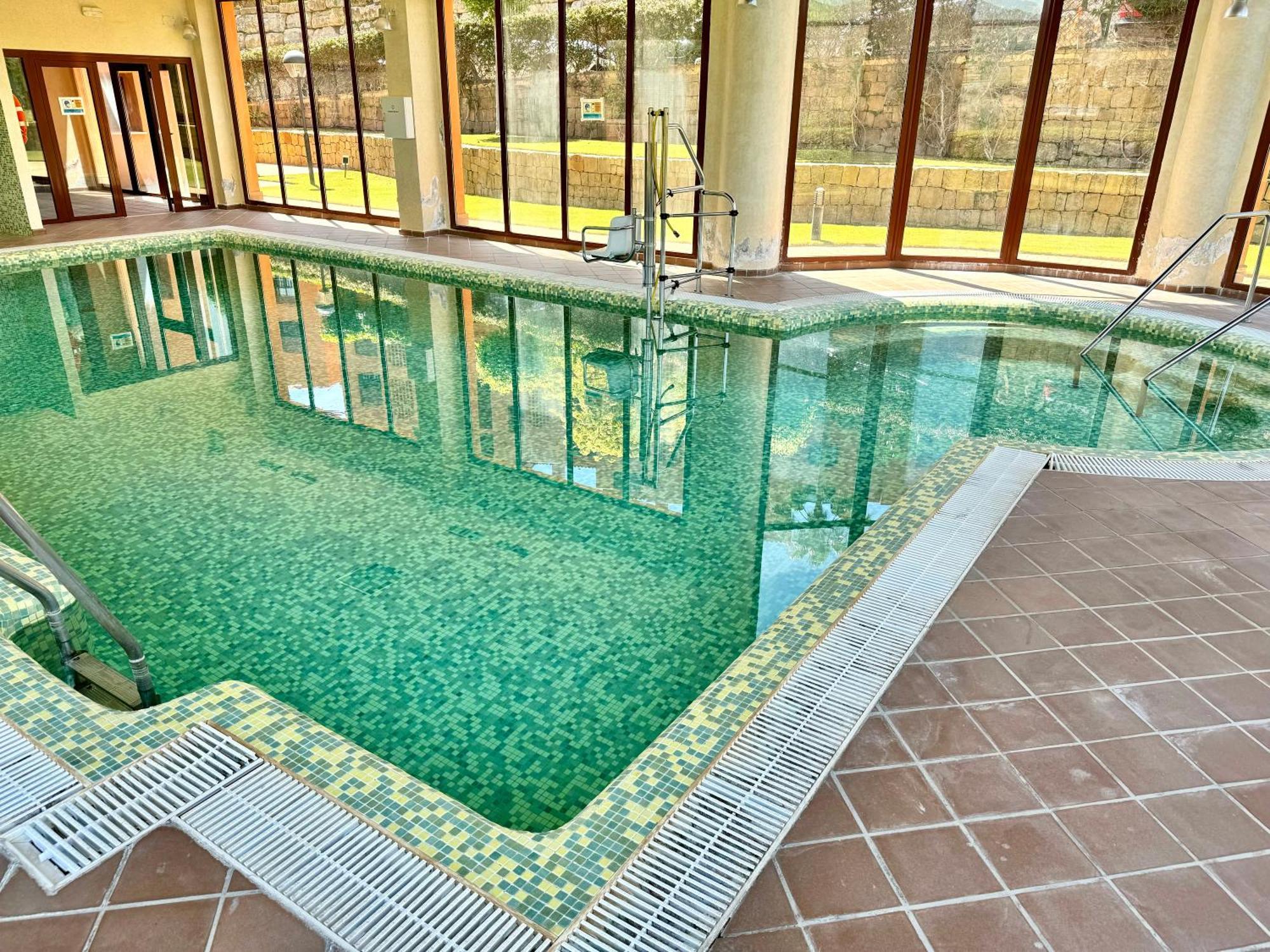 Piso De Lujo Totalmente Equipado A Estrenar Para 6 Estepona Exteriér fotografie