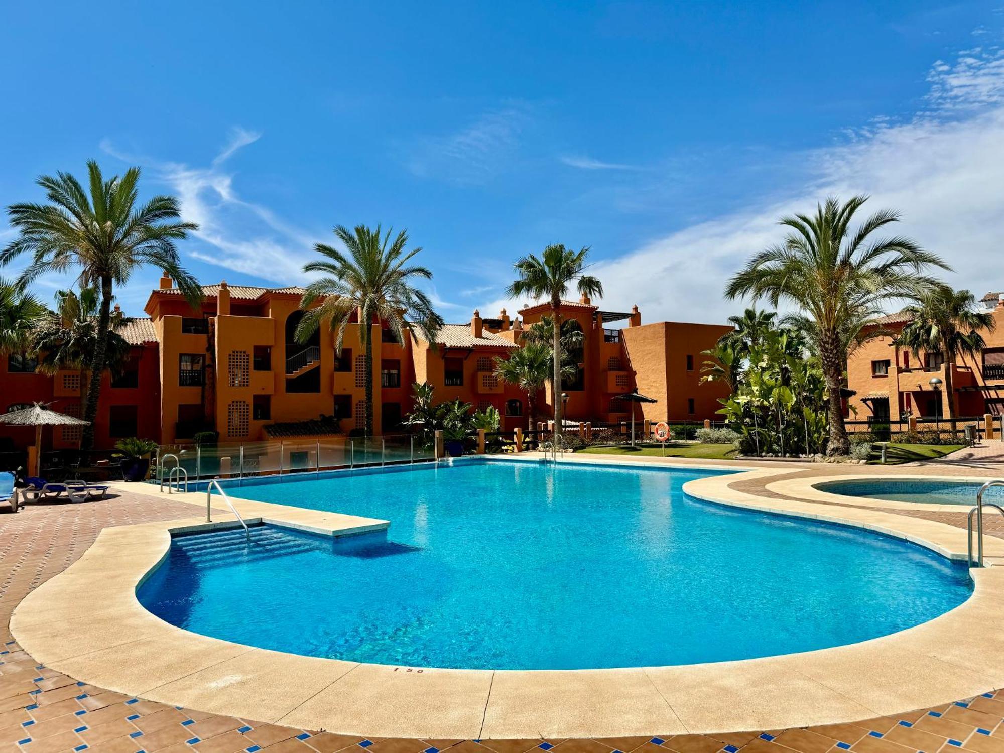 Piso De Lujo Totalmente Equipado A Estrenar Para 6 Estepona Exteriér fotografie